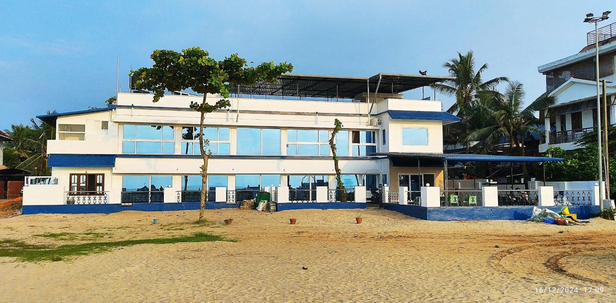 Alleppey Holiday Beach Resort Alappuzha Εξωτερικό φωτογραφία
