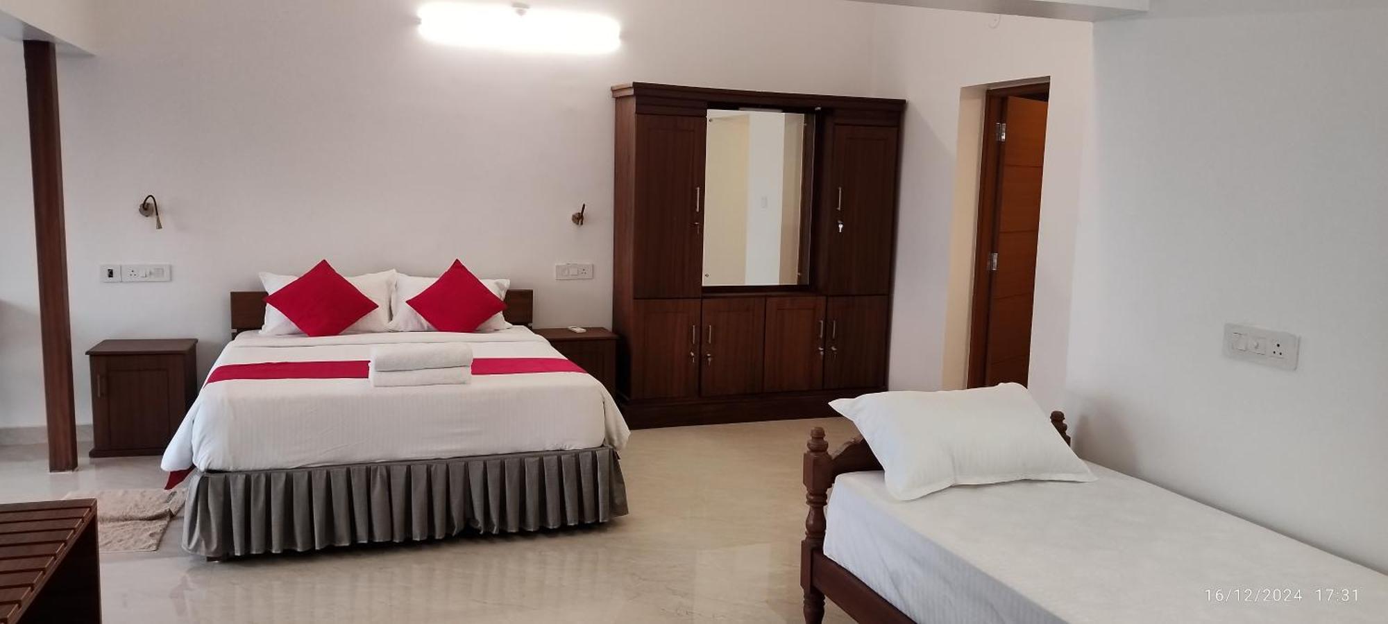 Alleppey Holiday Beach Resort Alappuzha Εξωτερικό φωτογραφία