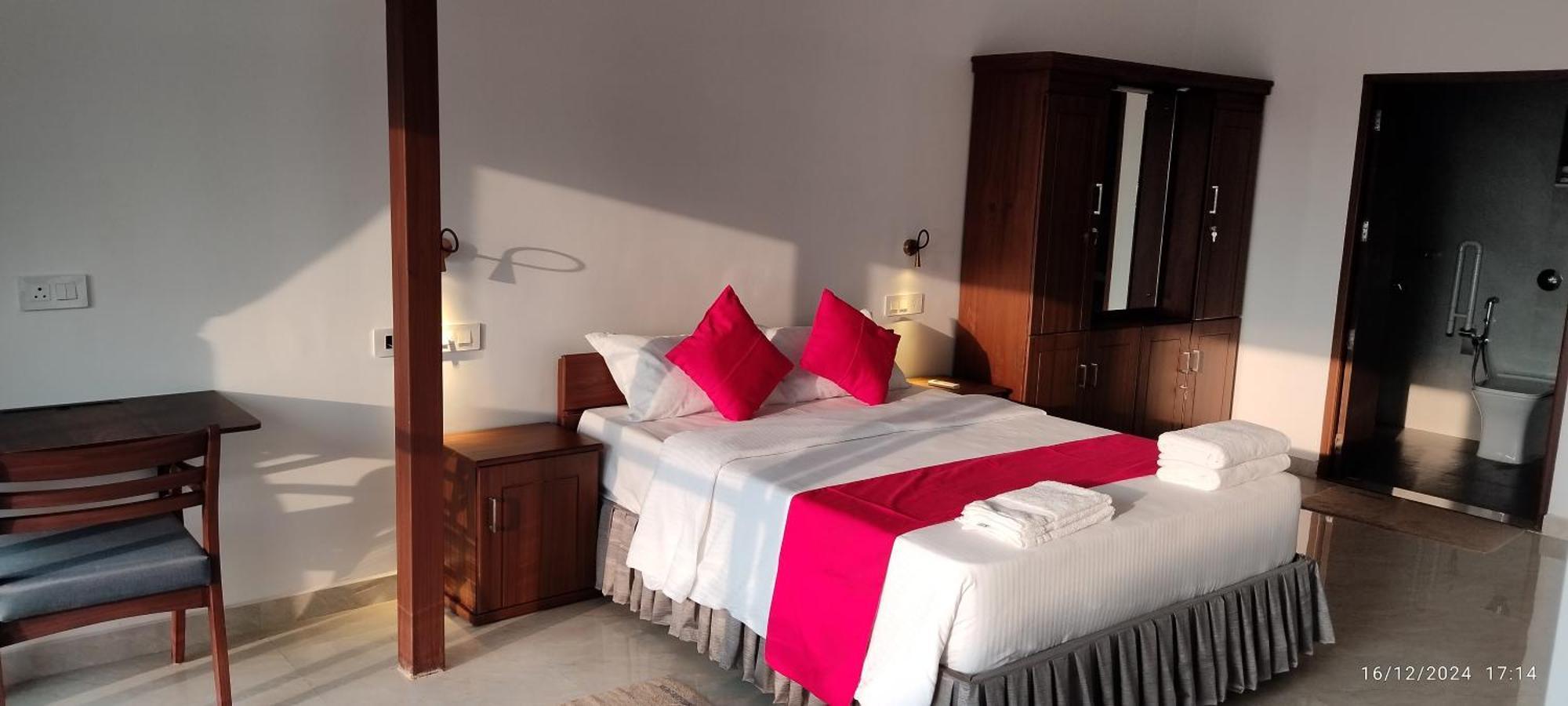 Alleppey Holiday Beach Resort Alappuzha Εξωτερικό φωτογραφία